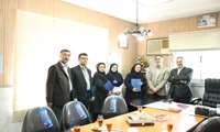دیدار دکترمیرهاشمی ریاست بیمارستان امینی لنگرود با فرزندان شاهد شاغل در این مرکز